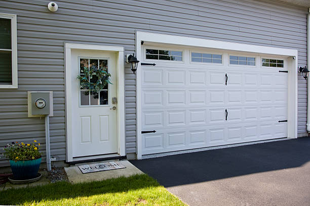 24/7 Emergency Garage Door Panel Replacement experts in Okolona, MS